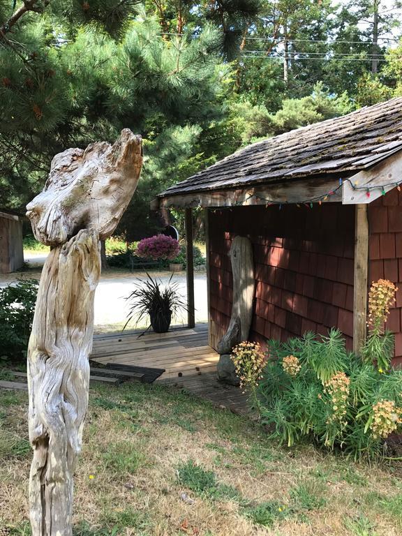 Driftwood Village Cottages Sturdies Bay Buitenkant foto