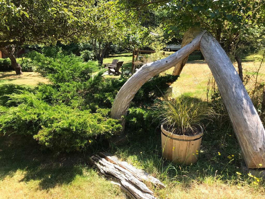 Driftwood Village Cottages Sturdies Bay Buitenkant foto